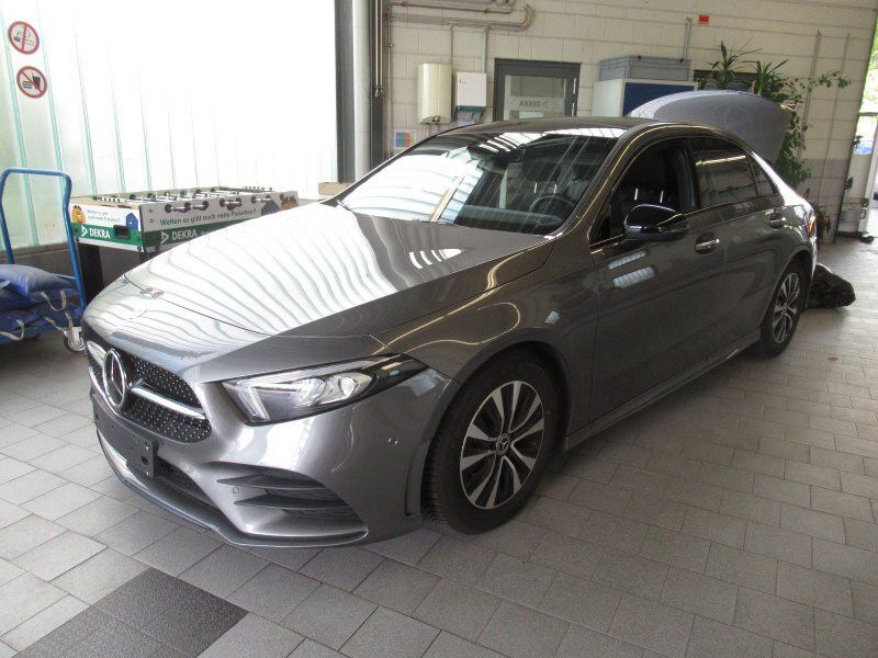Mercedes-Benz A-класс седан A 200 AMG Line
