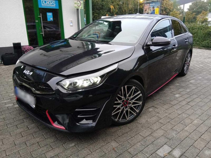 Kia pro_cee'd 1.6 Tgdi GT