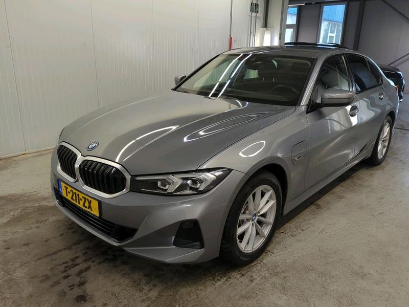 BMW 3 серия 320e