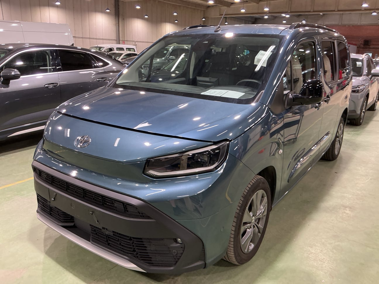 Toyota ProAce City Verso monospace 1.5L Diesel 130hp LWB Family Tracks 7pl