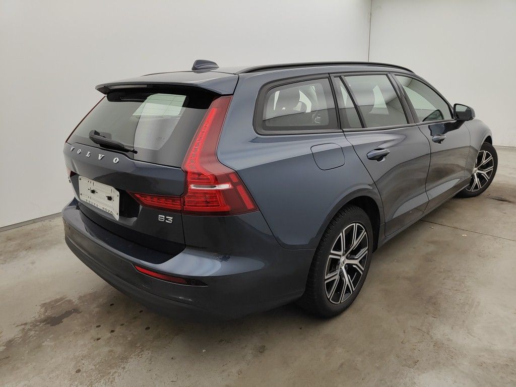 Volvo V60 B3 Essential DCT 5d