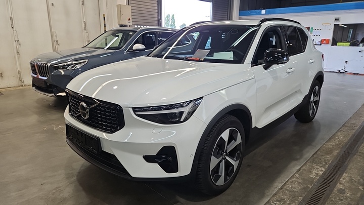 Volvo XC40 B3 Plus Dark DCT