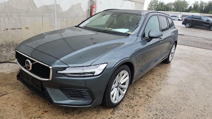 Volvo V60 T6 AWD Plug-in Hybrid Core Auto