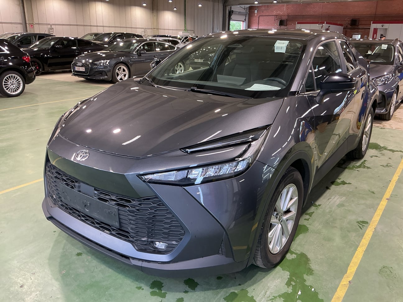 Toyota C-HR SUV 1.8L Hybrid Dynamic