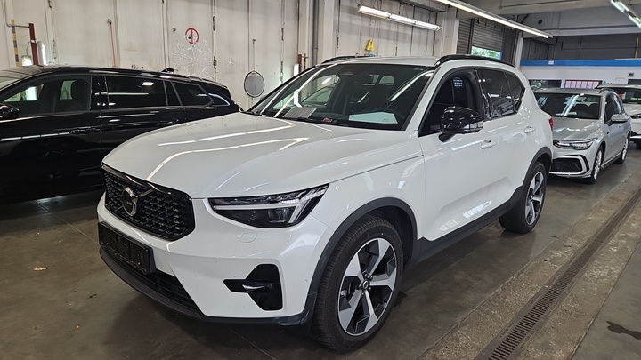 Volvo XC40 B3 Plus Dark DCT