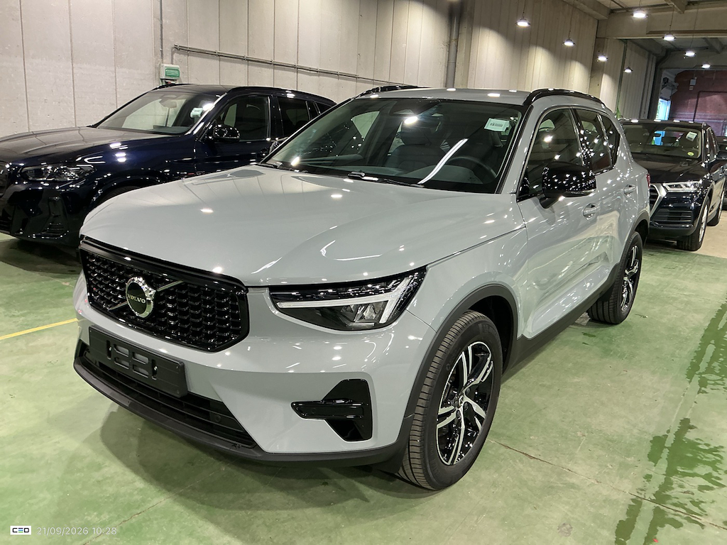 VOLVO XC40 2.0 B3 MHEV PLUS DARK DESIGN DCT