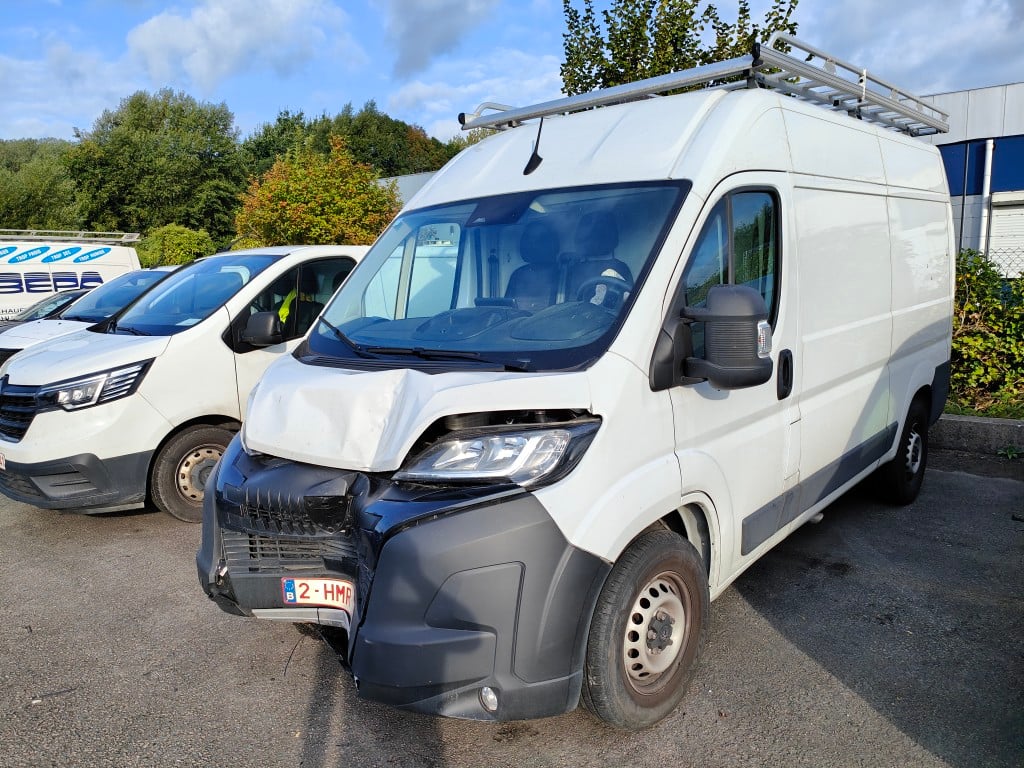 Peugeot Boxer 2.2 BlueHDi S&S 140 335 L2H2 Auto 4d !!! Damaged car !!!!