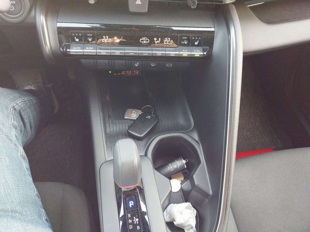 TOYOTA C-HR Hybrid (HEV) HEV 1.8 Dynamic Plus Bi-Tone E-CVT Dynamic Plus