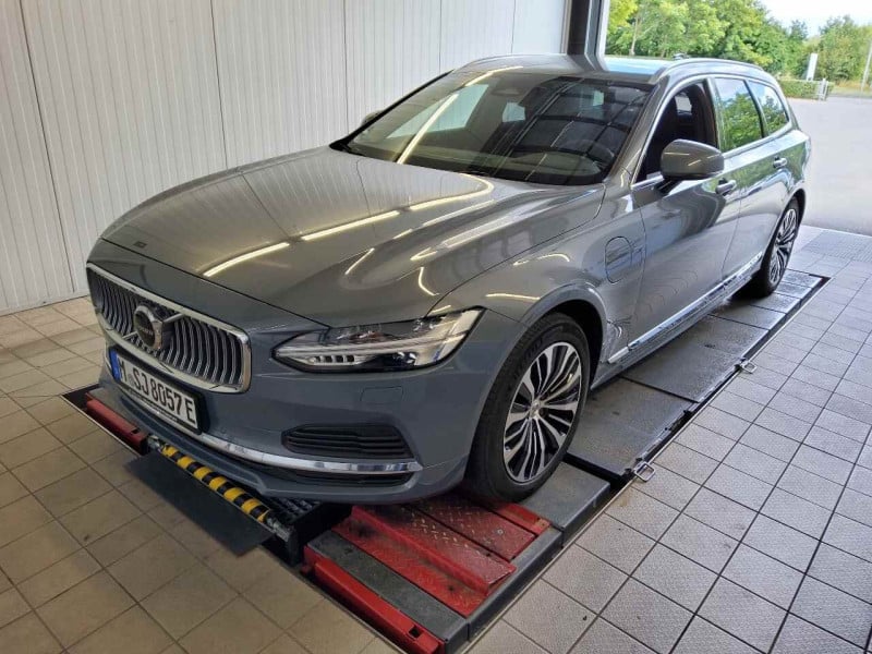 Volvo V90 Kombi (03.2016->) DE - Kb5 T6 Twin Engine AWD PHEV EU6d, Core, 2021 - 2024