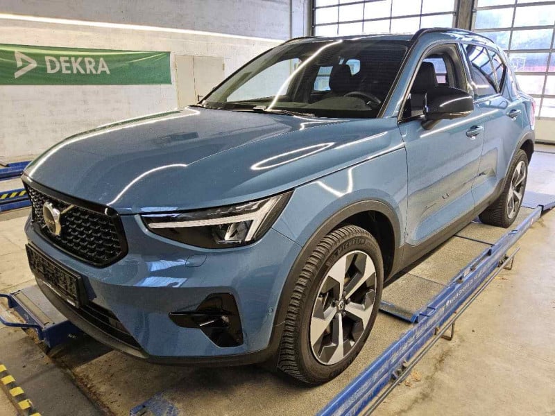 Volvo XC40 (2017->) DE - SUV5 B4 2WD EU6d, Plus Dark, (Facelift) 2022 - 2024