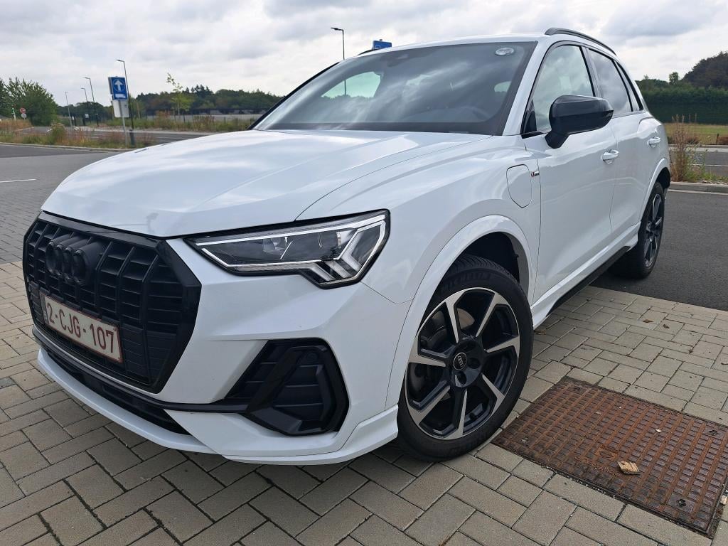 AUDI Q3 1.4 45 TFSI E S TRONIC S LINE