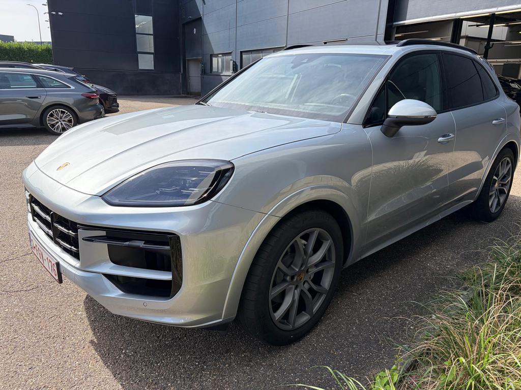 PORSCHE Cayenne (MY24)
