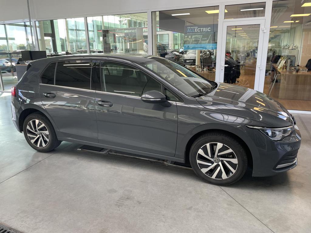 VOLKSWAGEN Golf VIII eHybrid (PHEV) 1.4 Style Bus.Prem. OPF DSG (150 kW)