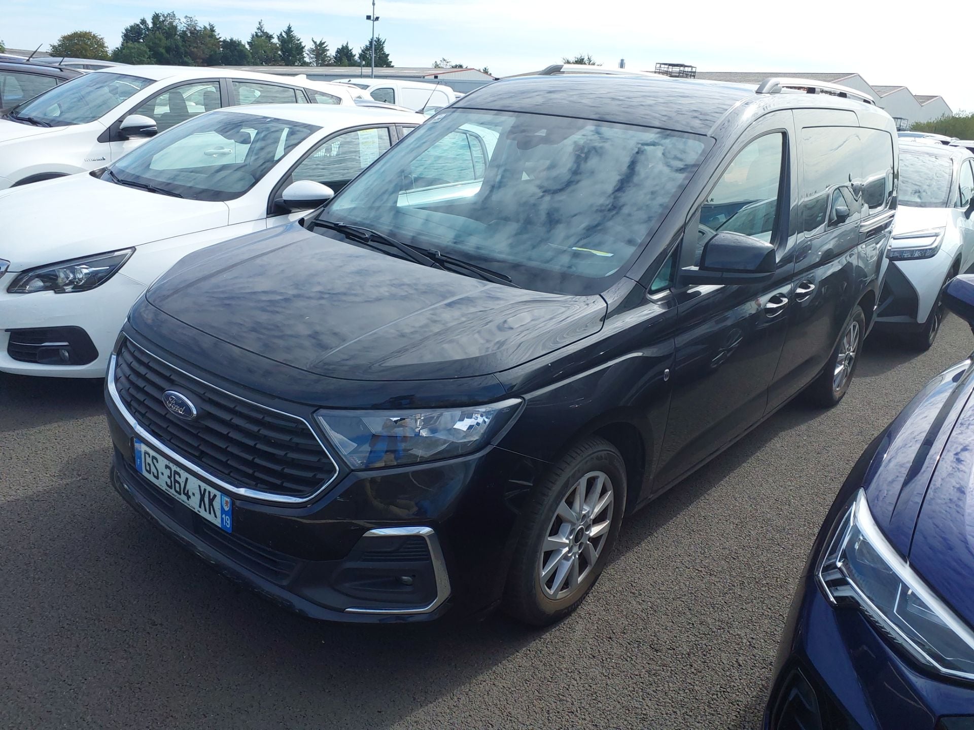FORD Grand FORD Grand Tourneo 2,0 ECOBLUE 102 CV BVM TITANIUM Titanium