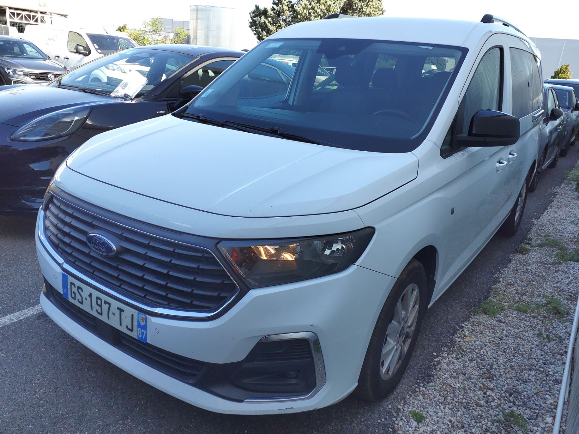 FORD Grand FORD Grand Tourneo 2,0 ECOBLUE 122 CV BVM TITANIUM Titanium