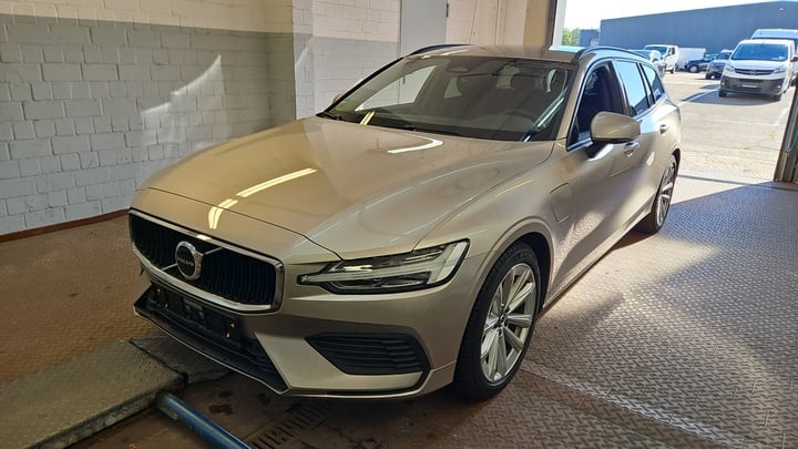 Volvo V60 T6 AWD Plug-in Hybrid Core Auto