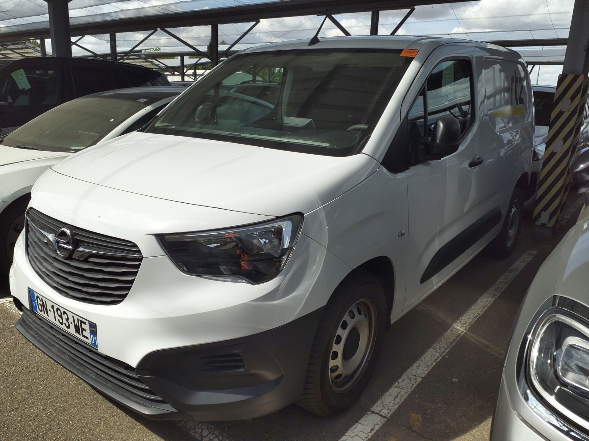 OPEL Combo OPEL Combo CARGO HDI 100 TAILLE M 950KG + PACK CHANTIER + CAMERA AR + RADIO DAB TABLETTE 8’’