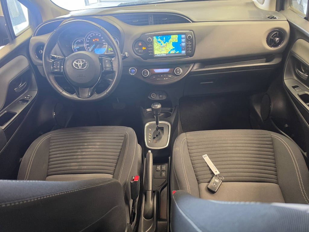 TOYOTA YARIS HYBRID Yaris Affaires 100h France Business Affaires