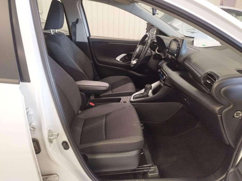 TOYOTA YARIS HYBRID Yaris Affaires 116h Dynamic Business Affaire
