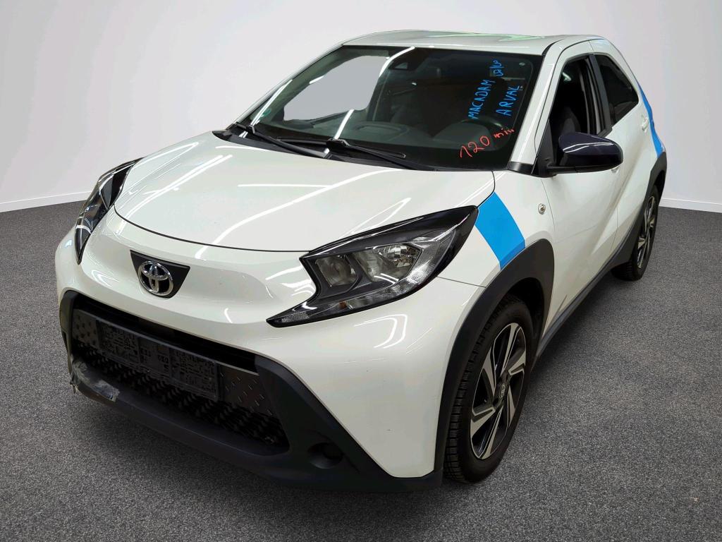 Aygo X Play 1.0 53KW MT5 E6d