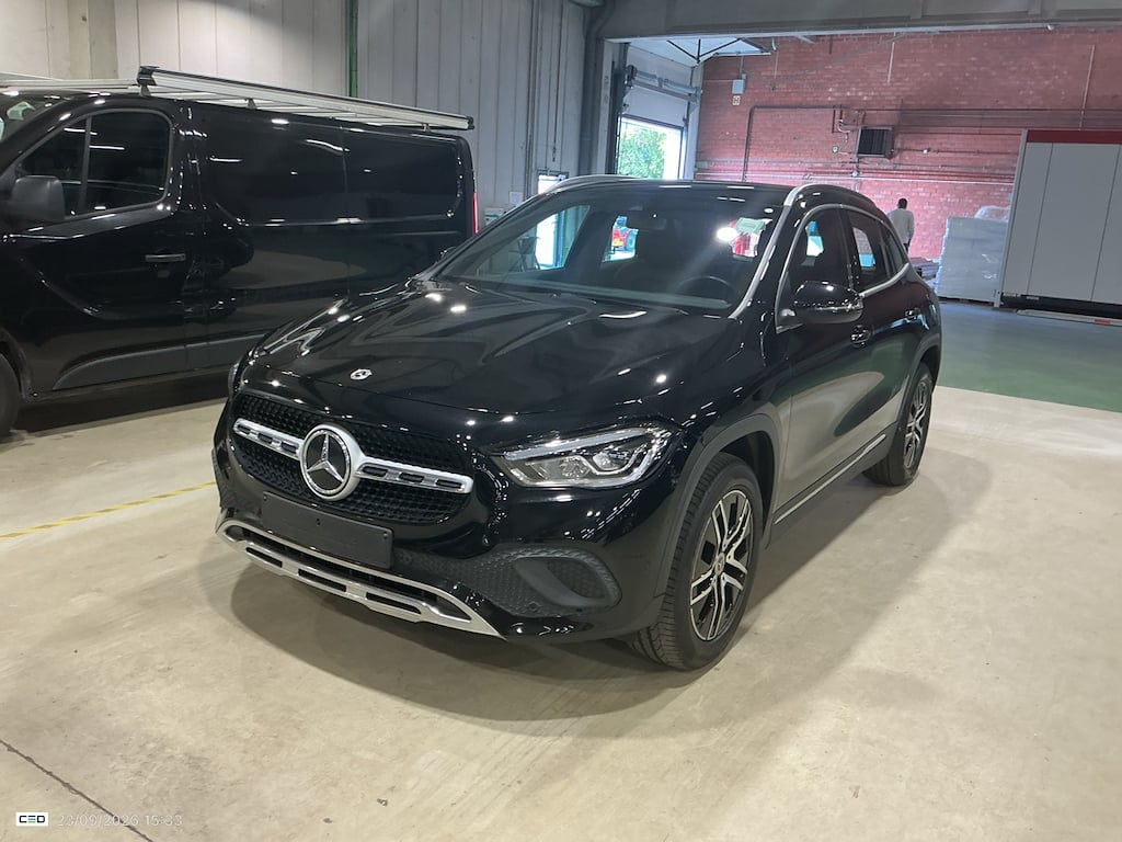 MERCEDES-BENZ GLA 2.0 GLA 180 D DCT BUSINESS SOLUTION
