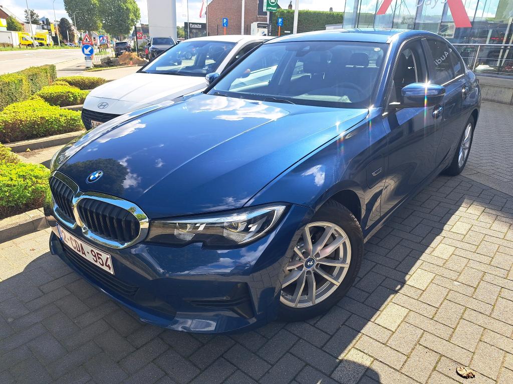 BMW - BMW 3 BERLINE 320e 204PK Pack Business Plus With Heated Sport Seats & Heated Steering Wheel & Parking Assistant Pack * HYBRID *RID *