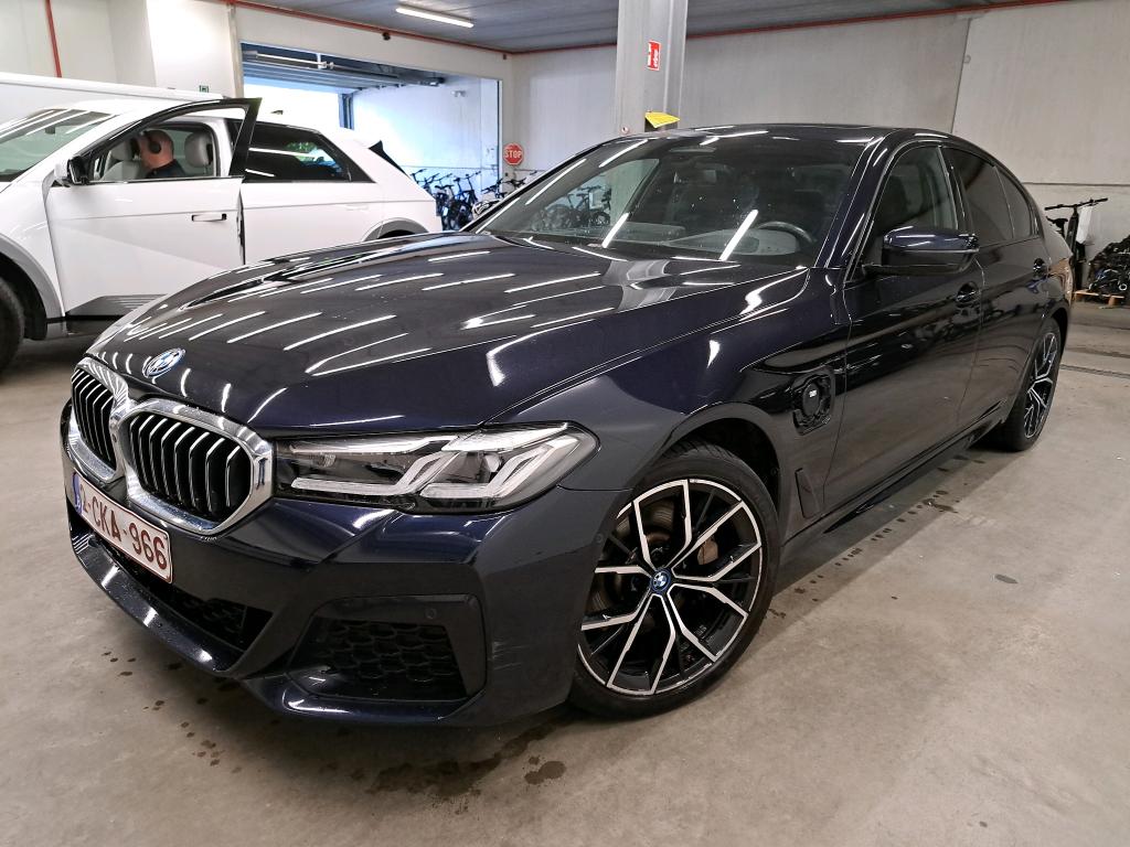 BMW - BMW 5 BERLINE 530e 292PK M Sport First Class With Dakota Mem Sport Seats & Harman Kardon & Heated Steering Wheel & Driver Assistance Pro & Head Up & Parking Assistance Plus & Trailer Hook * HYBRID *