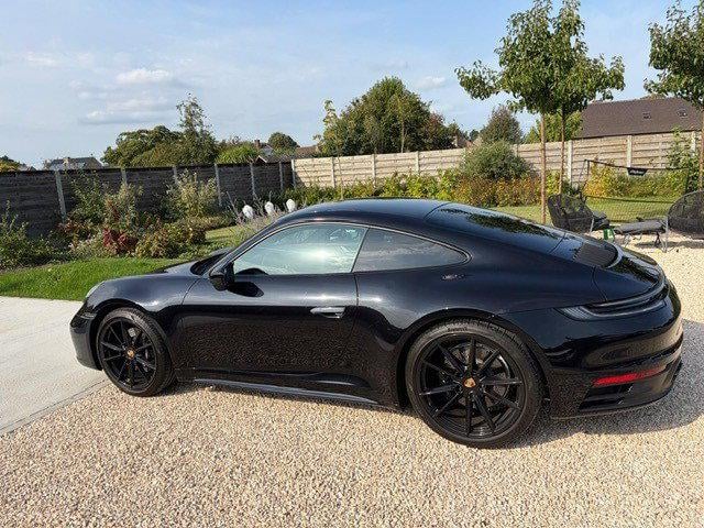 PORSCHE 911 Carrera 4S (MY23)