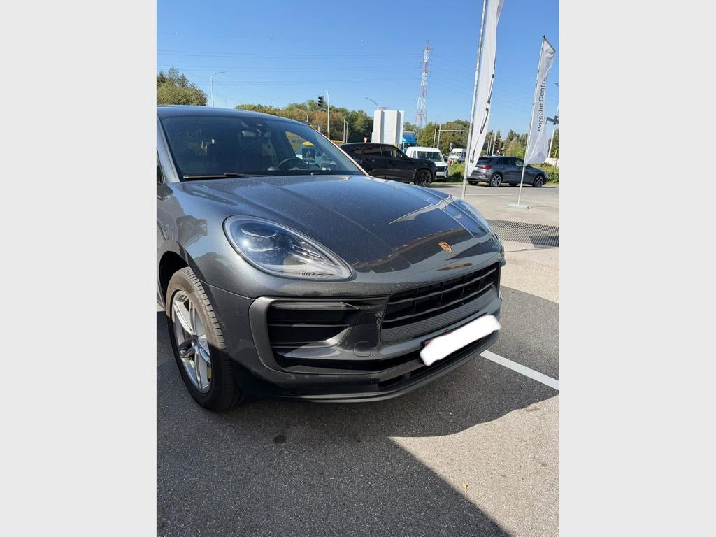PORSCHE Macan