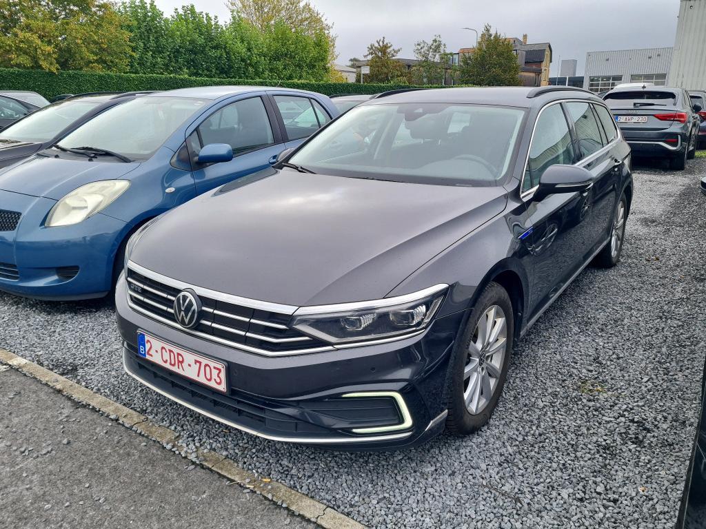 Volkswagen Passat GTE 1.4 TSI Phev DSG (160 kW) 115 kw.