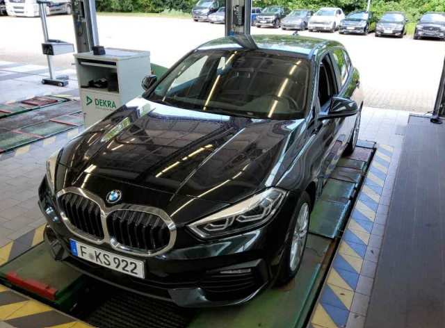 Baureihe 1 Lim. 120 d Advantage 2.0 140KW AT8 E6d