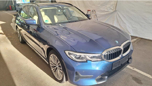 3 Touring 330 e Sport Line 2.0 185KW AT8 E6d