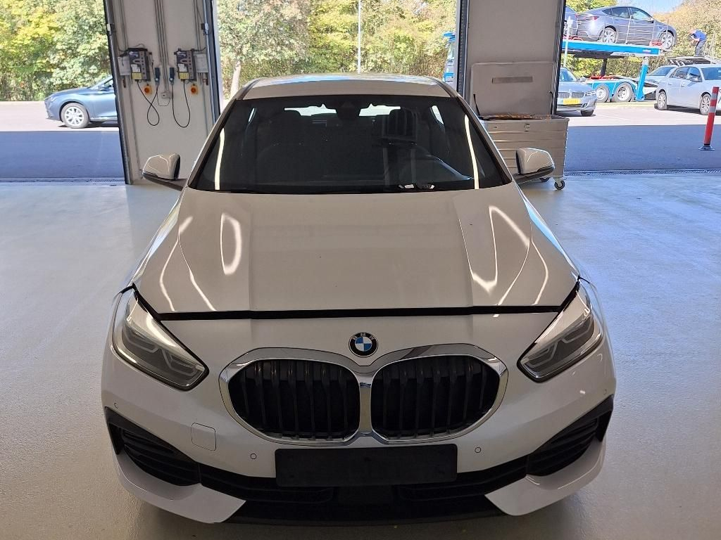 BMW 118IA Hatch Advantage 136 CV Packs; Business; Connect Pro; Storage; Light; Cruise cntr