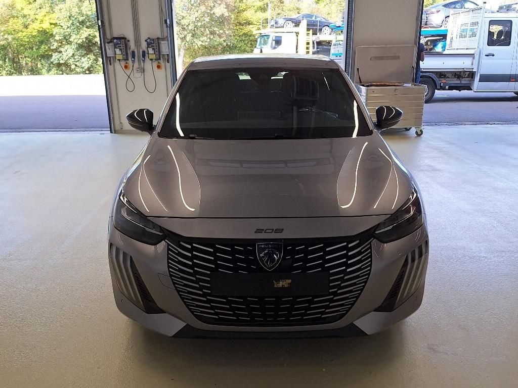 Peugeot 208 54KWH GT 156 CV PDC; Heating pump; GPS