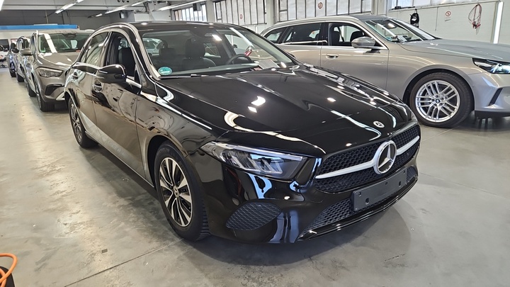 Mercedes-Benz A-Klasse A 180 d DCT