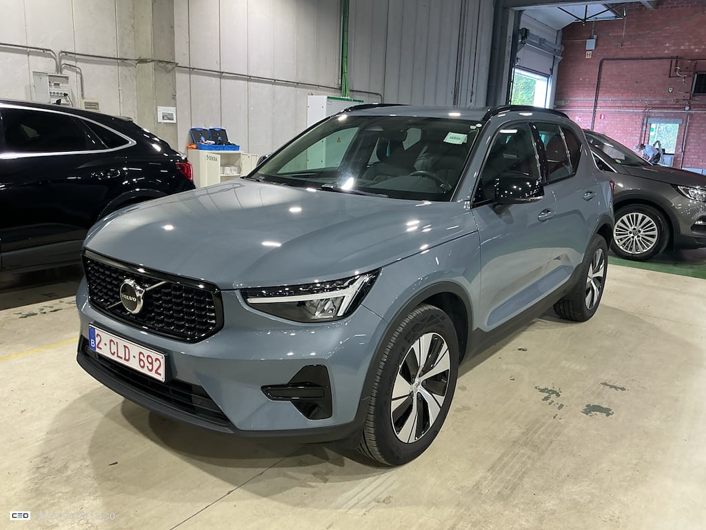 Volvo XC40 2.0 B3 Mhev Plus Dark Design DCT
