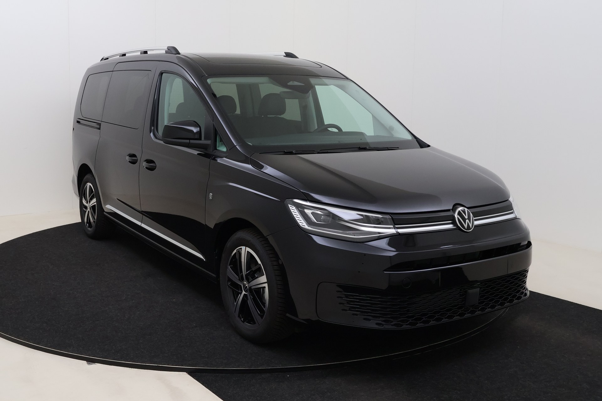 Volkswagen Caddy Maxi 1.5 Style - Hybrid - Automatic - 116 hp - 50 km