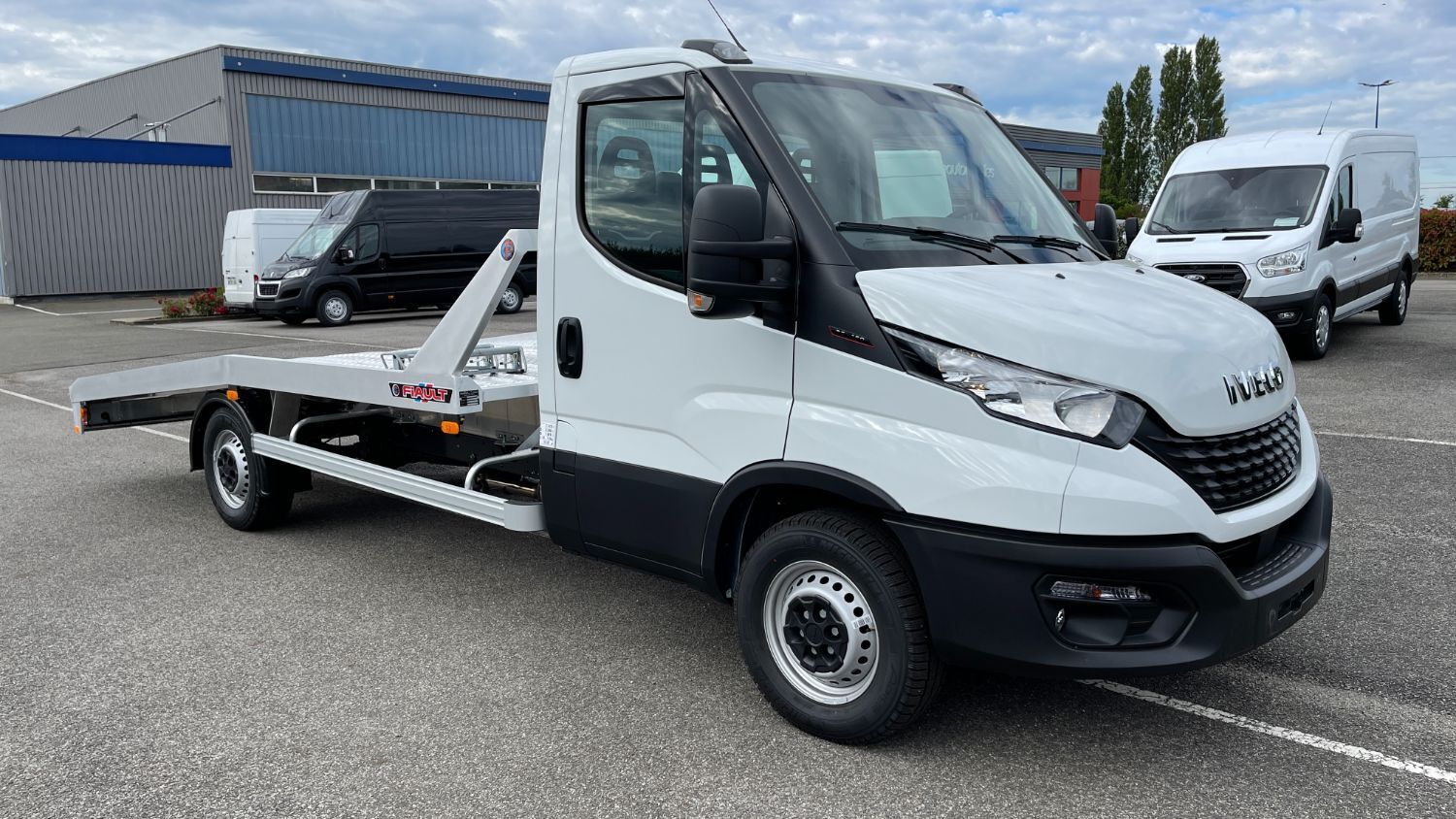 Iveco Daily flatbed 3.0 - Diesel - Manual - 157 hp - 50 km