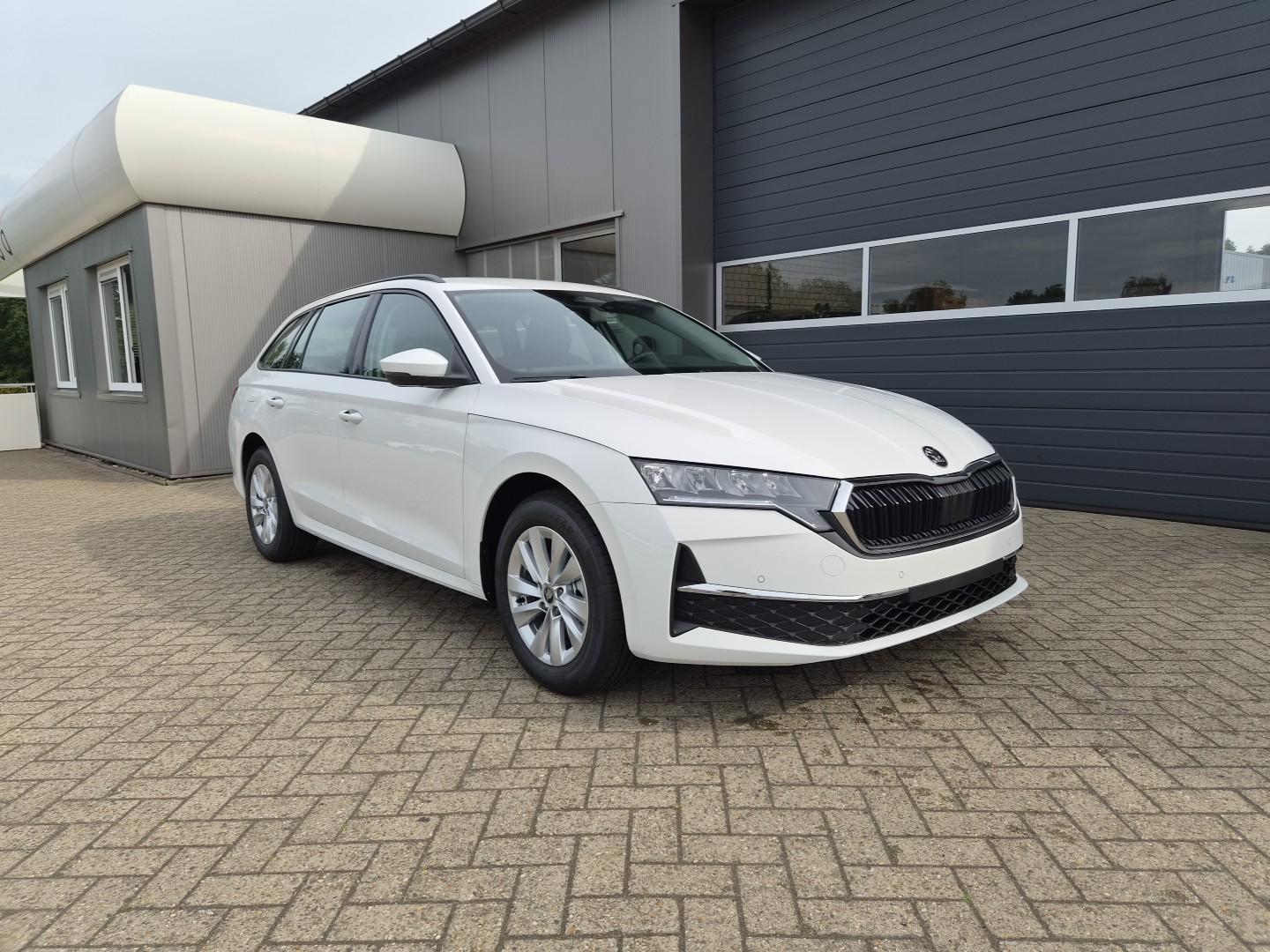 Skoda Octavia 1.5 Selection  - Petrol - Automatic - 150 hp - 50 km