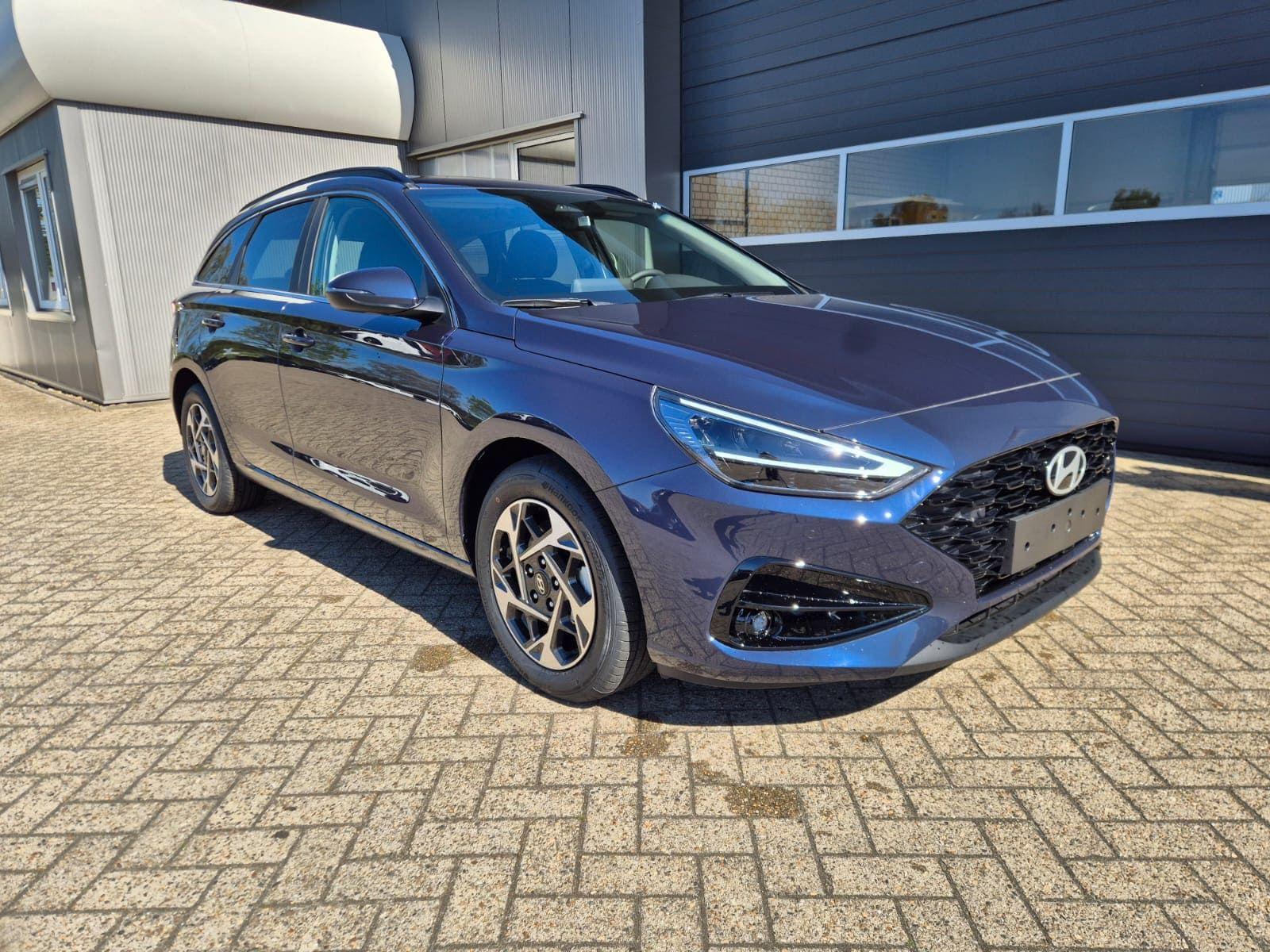 Hyundai i30 1.6 Trend - Petrol - Automatic - 150 hp - 50 km