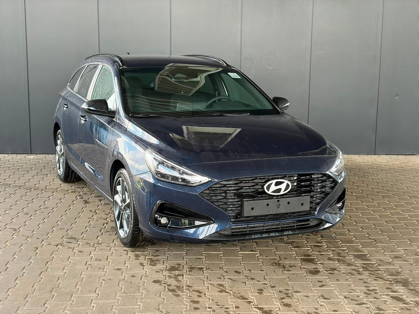 Hyundai i30 Wagon 1.0 Comfort - Petrol - Automatic - 101 hp - 50 km