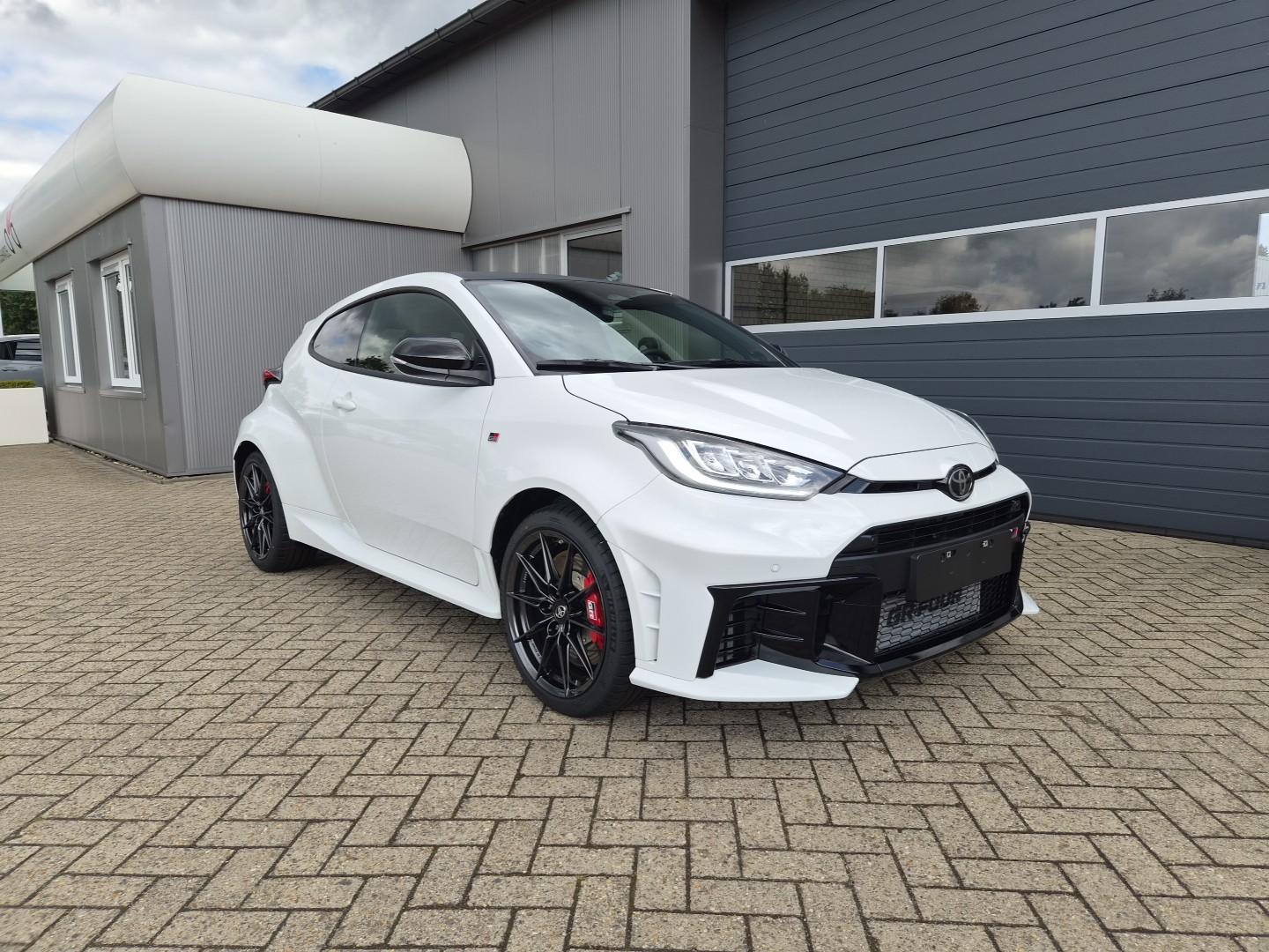 Toyota Yaris 1.6 - AWD - Petrol - Automatic - 281 hp - 50 km