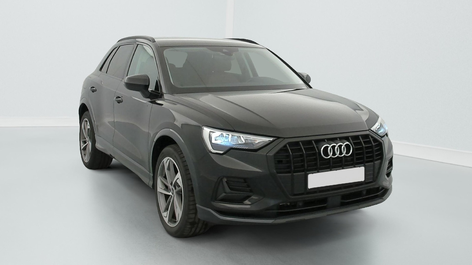Audi Q3 35 TDI Design - Diesel - Automatic - 150 hp - 39.610 km