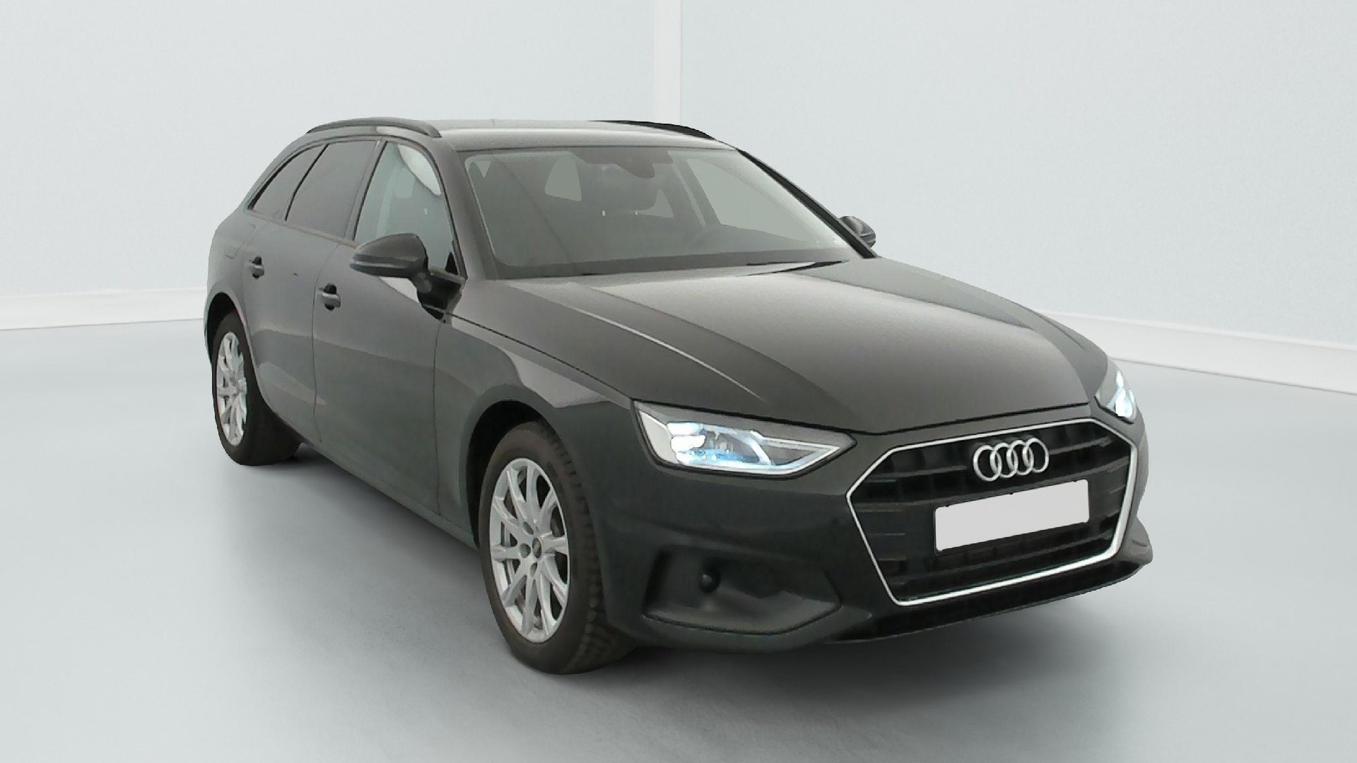 Audi A4 35 TFSI Design - Petrol - Automatic - 150 hp - 43.812 km