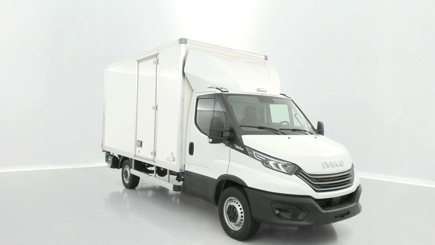 Iveco Daily box 3.0 - Diesel - Automatic - 160 hp - 422 km