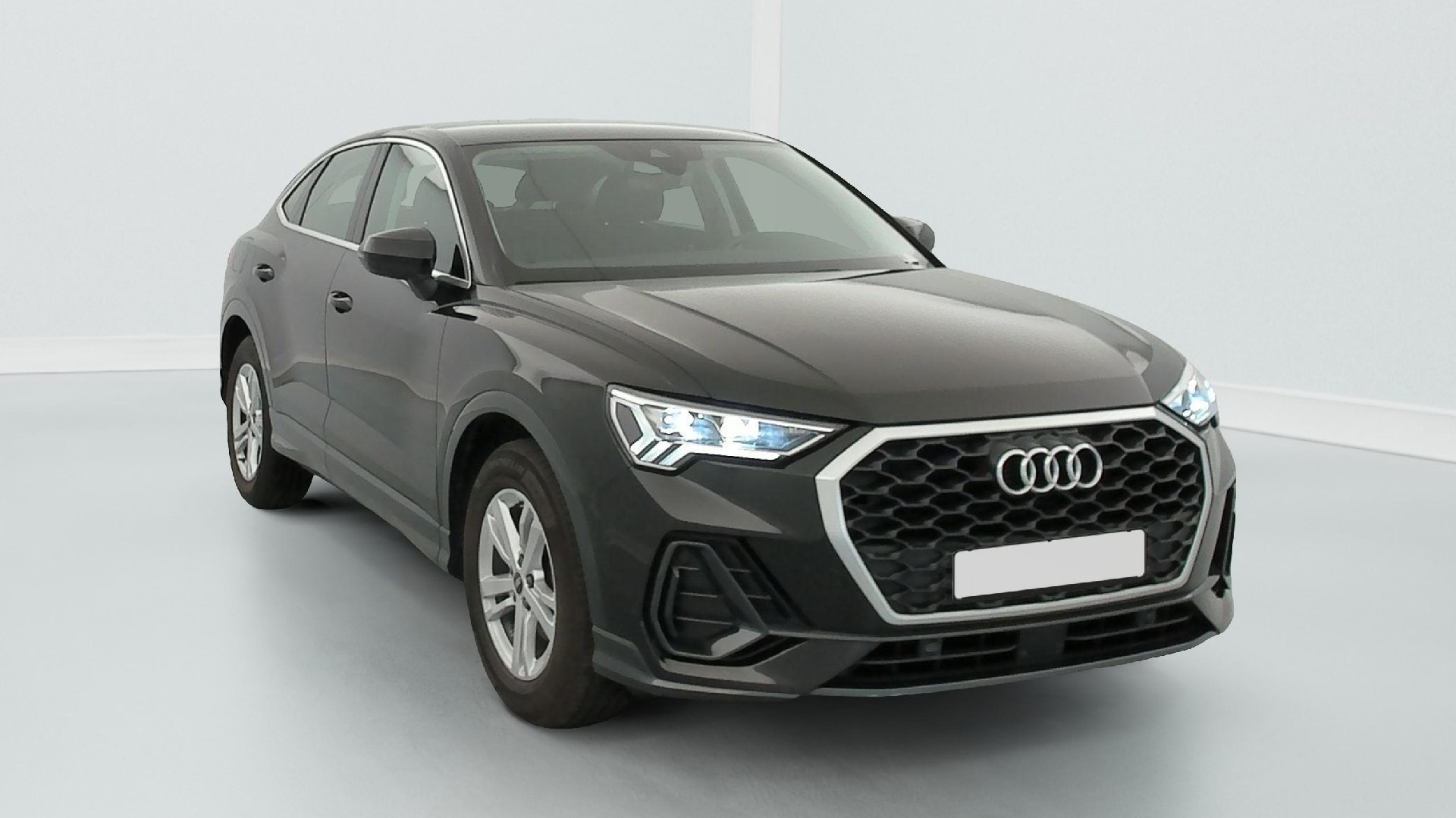 Audi Q3 Sportback 35 TFSI Business - Hybrid - Automatic - 150 hp - 48.054 km