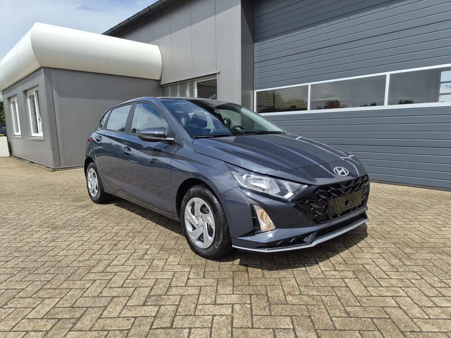 Hyundai i20 1.0 - Petrol - Automatic - 90 hp - 50 km