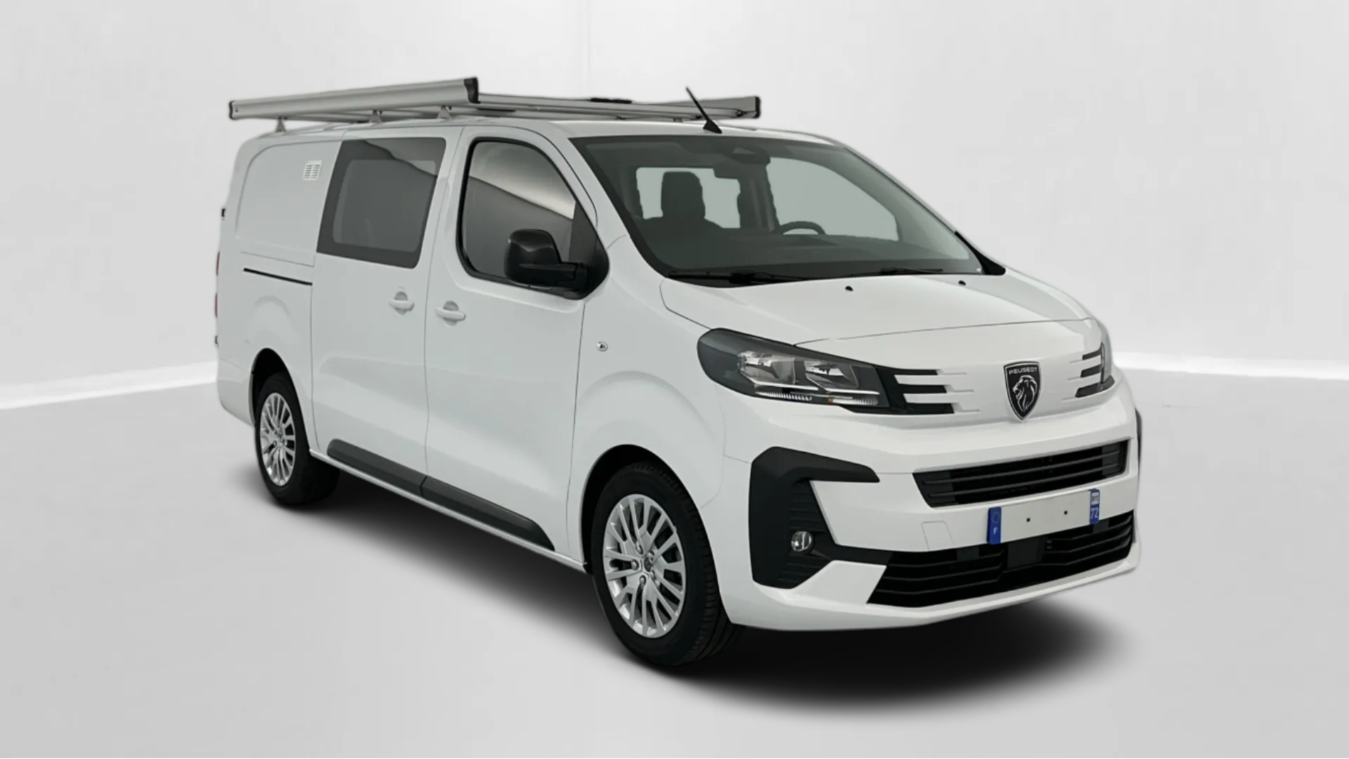 Peugeot Expert 2.0 HDI - Diesel - Automatic - 177 hp - 8.220 km