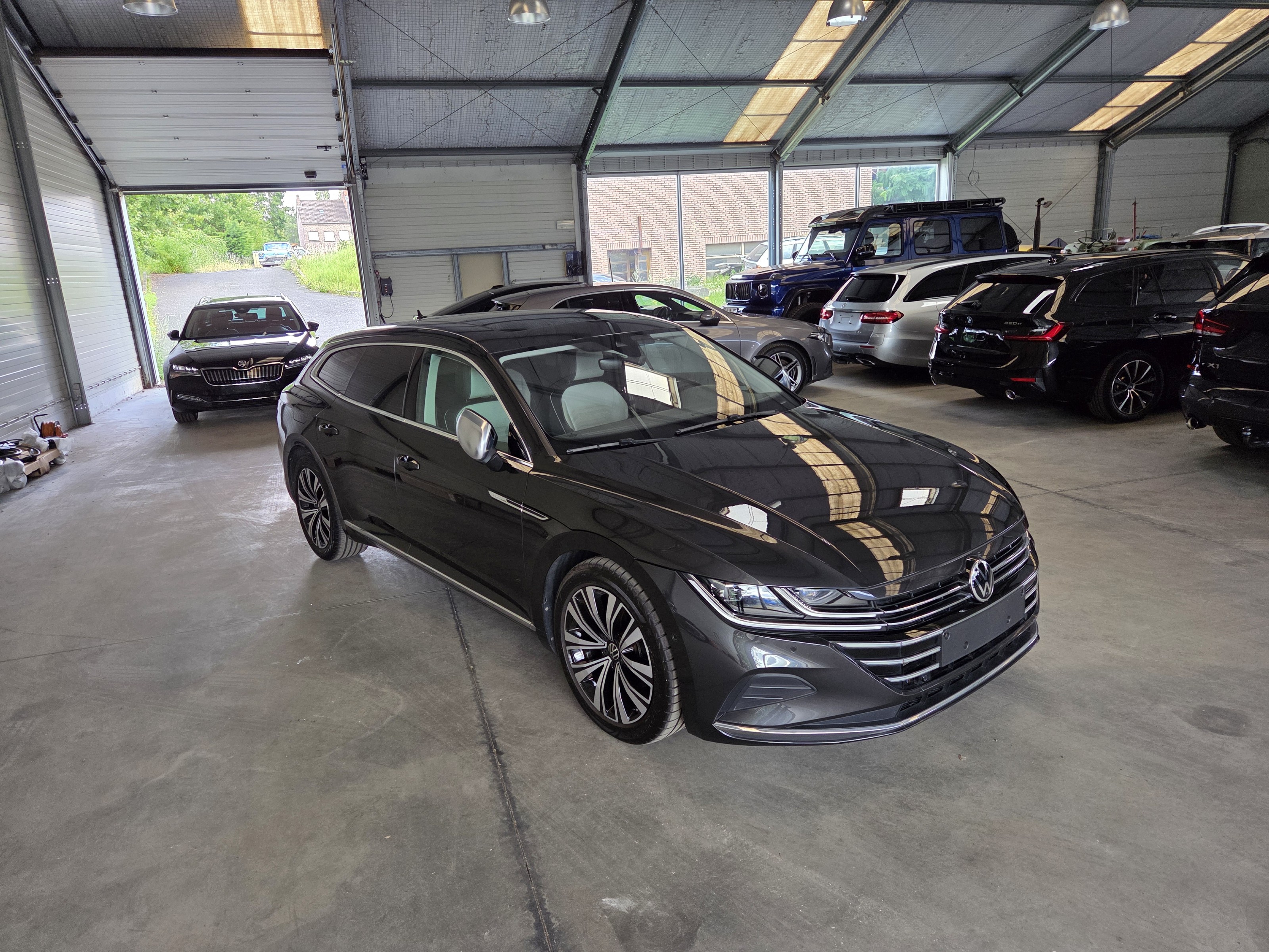 Volkswagen Arteon Shooting Brake 2.0 TDI Elegance - Diesel - Automatic - 150 hp - 111.689 km