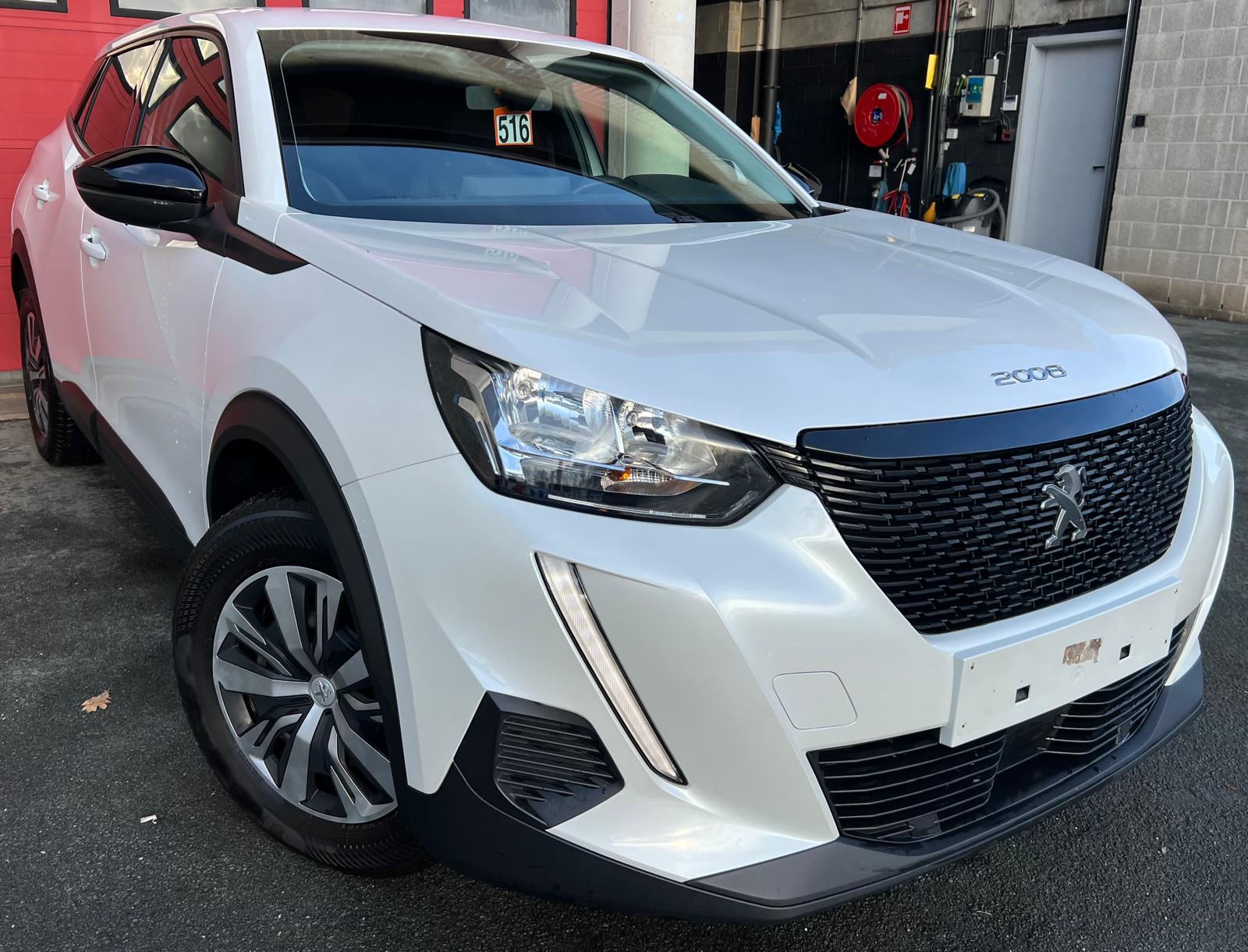 Peugeot 2008 1.2i Active - Petrol - Manual - 101 hp - 63.483 km